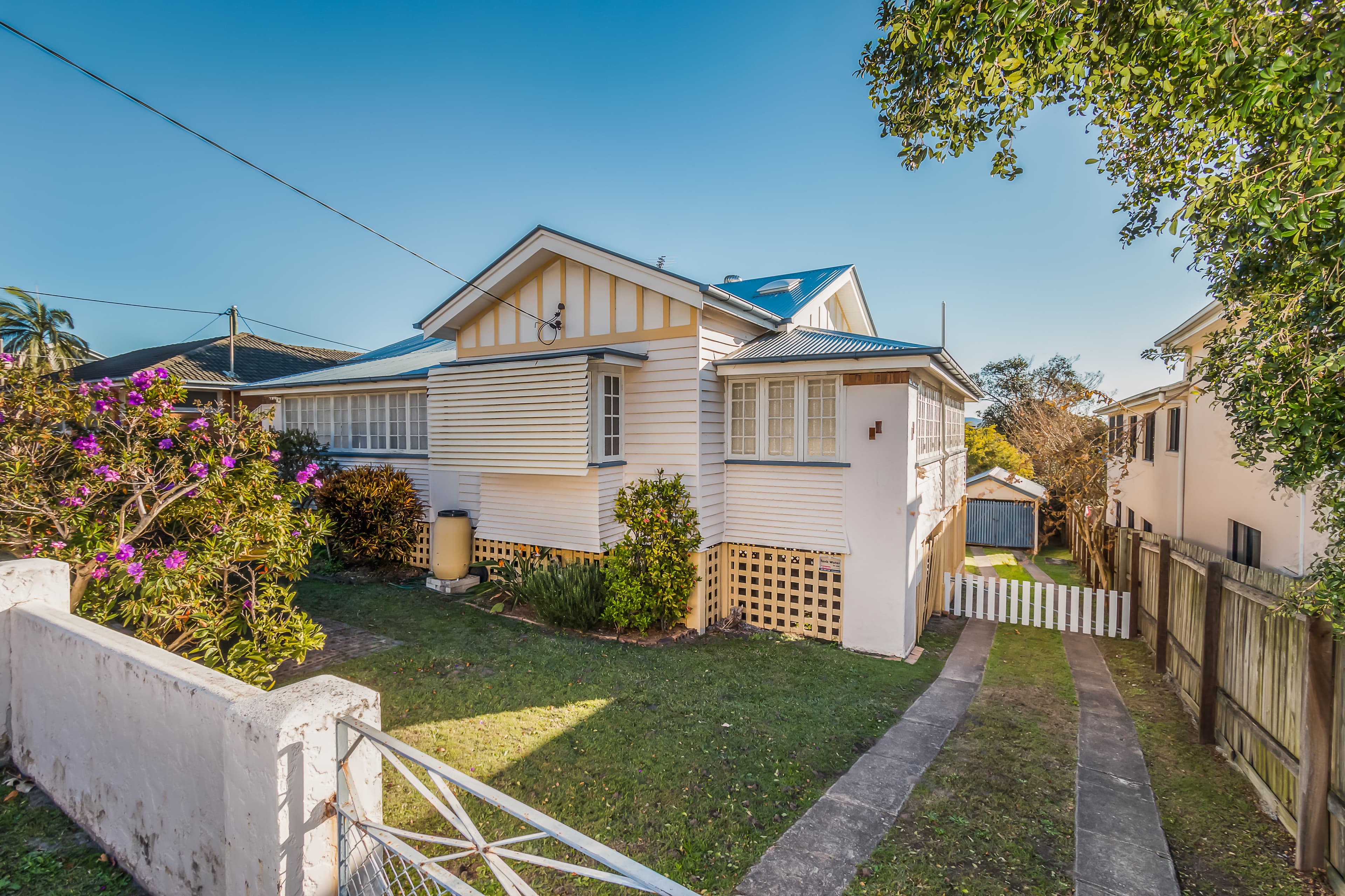 38 Hunter Street, WOOLOOWIN QLD 4030, Wooloowin - Thumbnail 2