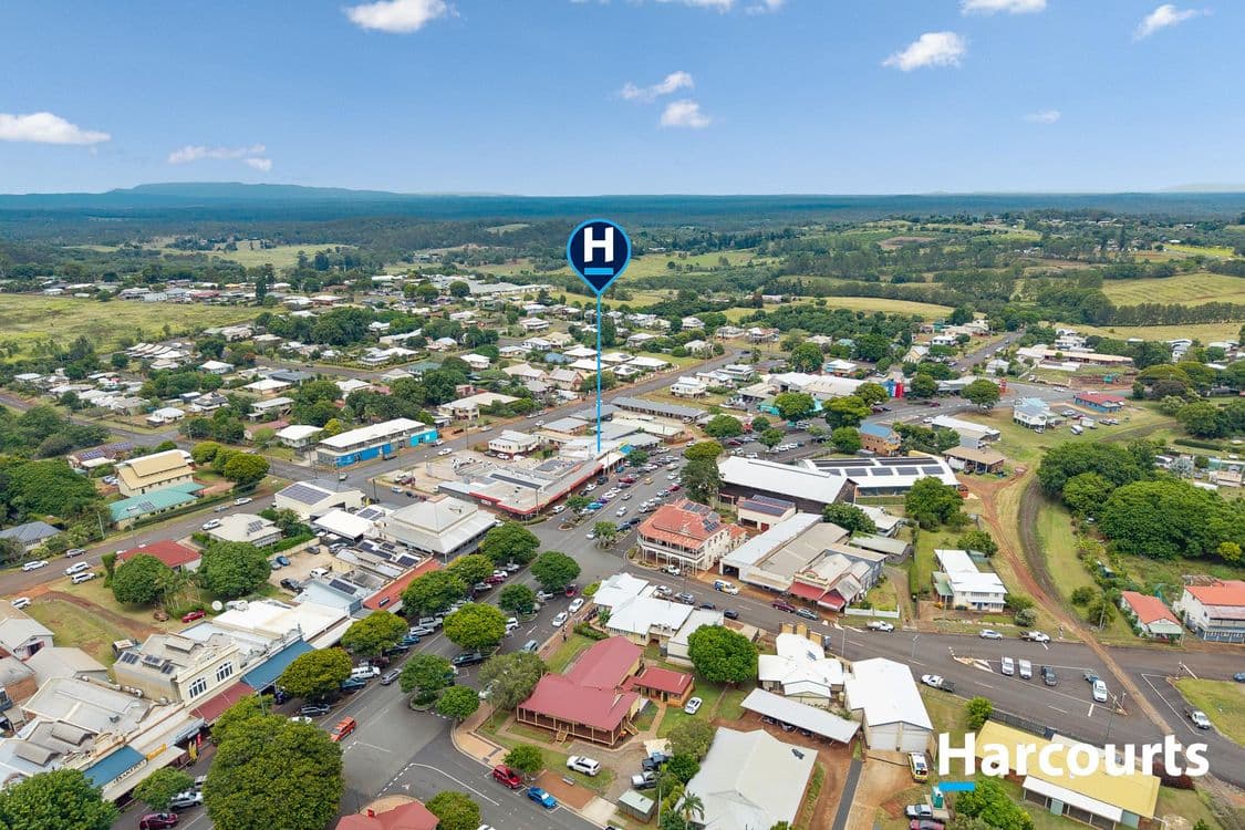 122 Churchill Street, CHILDERS, QLD 4660, Childers - Thumbnail 3
