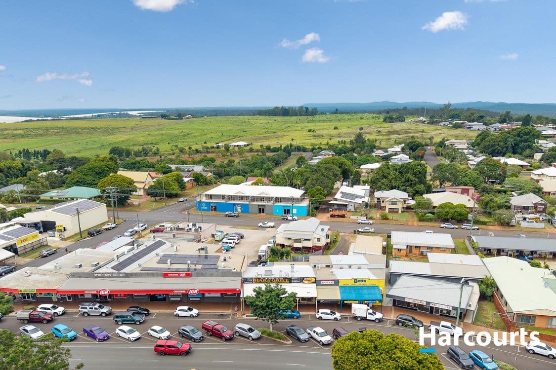 122 Churchill Street, CHILDERS, QLD 4660, Childers - Thumbnail 4