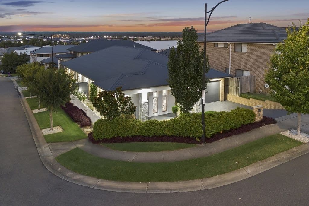 80 Sundowner Parkway (gables), Box Hill - Thumbnail 2