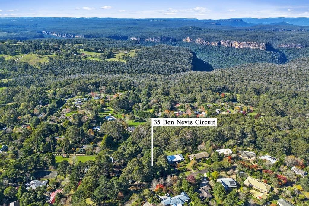 35 Ben Nevis Circuit, Bundanoon - Image 1