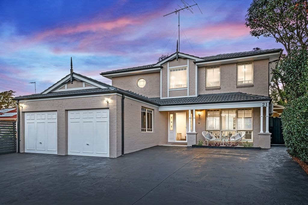 21 Amberlea Court, Castle Hill - Image 1