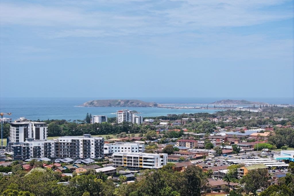 83 Dress Circle, Coffs Harbour - Thumbnail 2