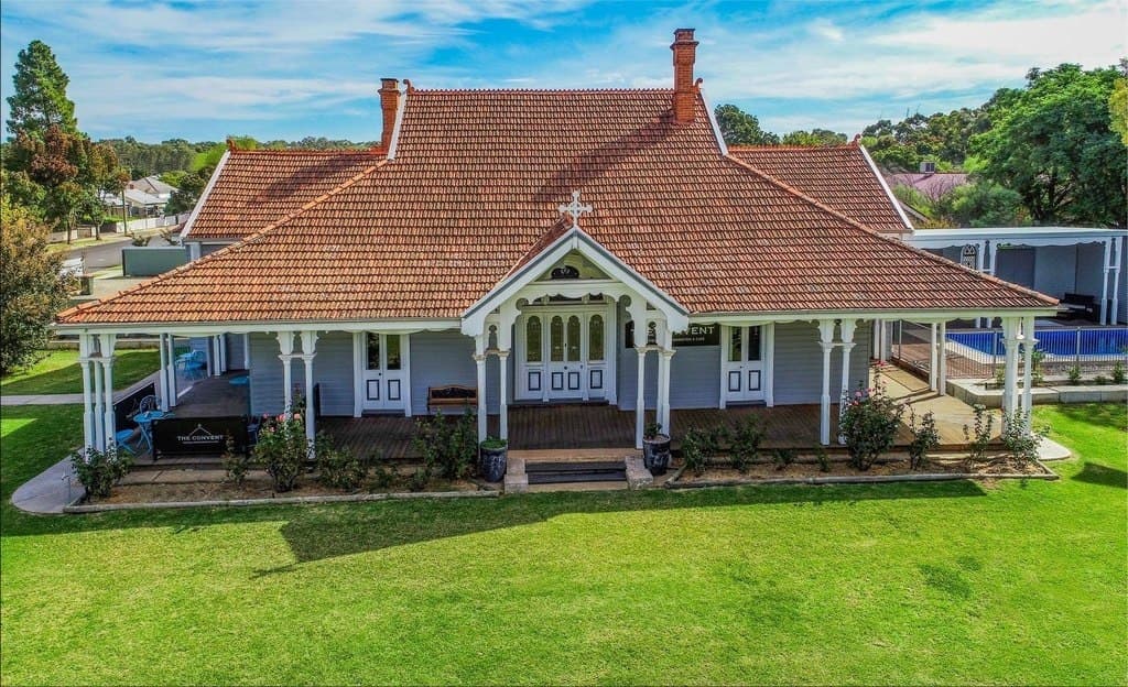 160 Pine Street, Hay - Image 1