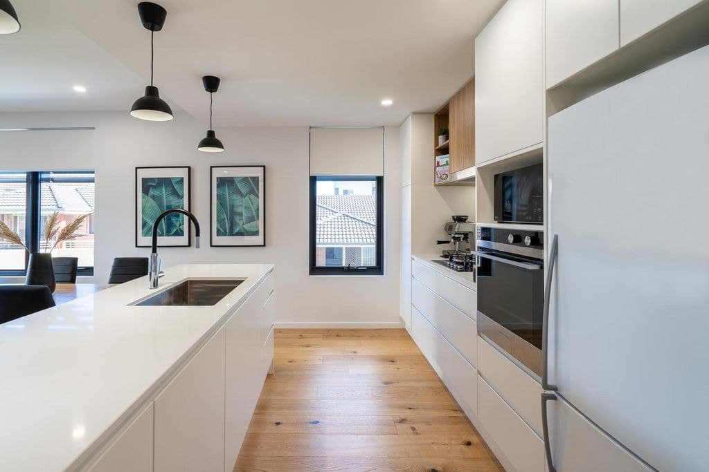 19B/46 Frederick Street, Point Frederick - Thumbnail 2