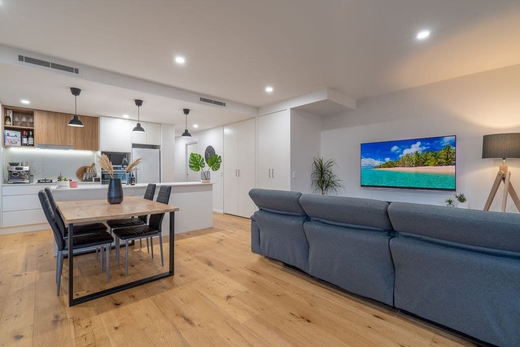 19B/46 Frederick Street, Point Frederick - Thumbnail 5