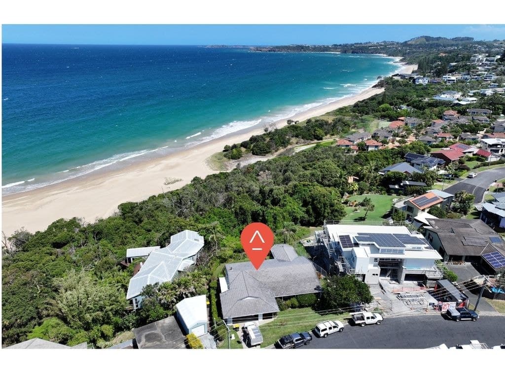 14 Elouera Drive, Sapphire Beach - Thumbnail 2
