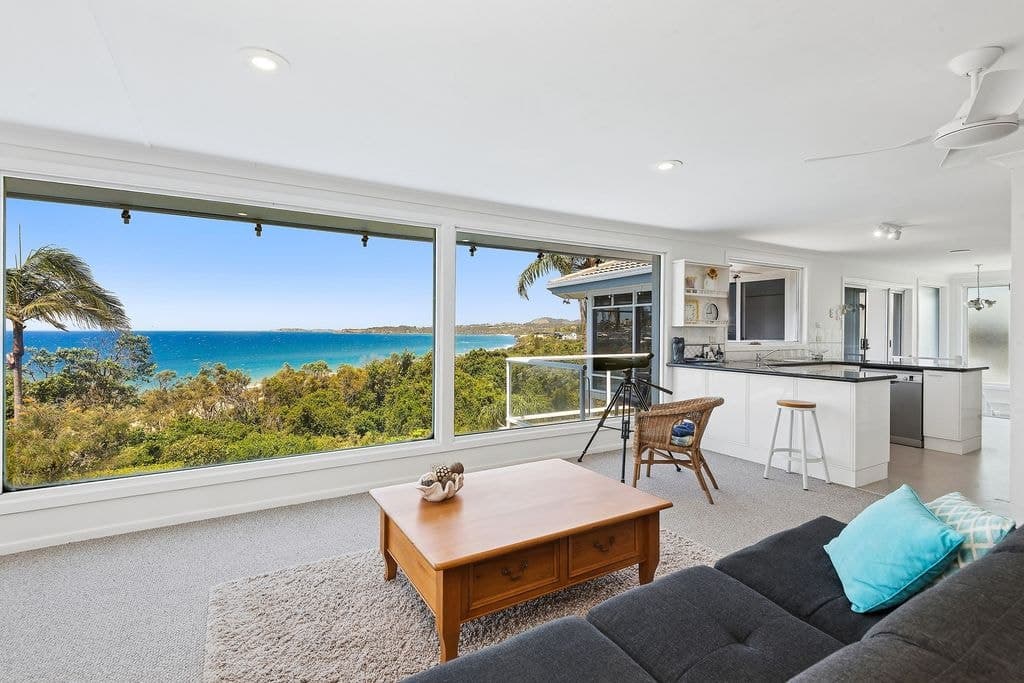 14 Elouera Drive, Sapphire Beach - Thumbnail 5