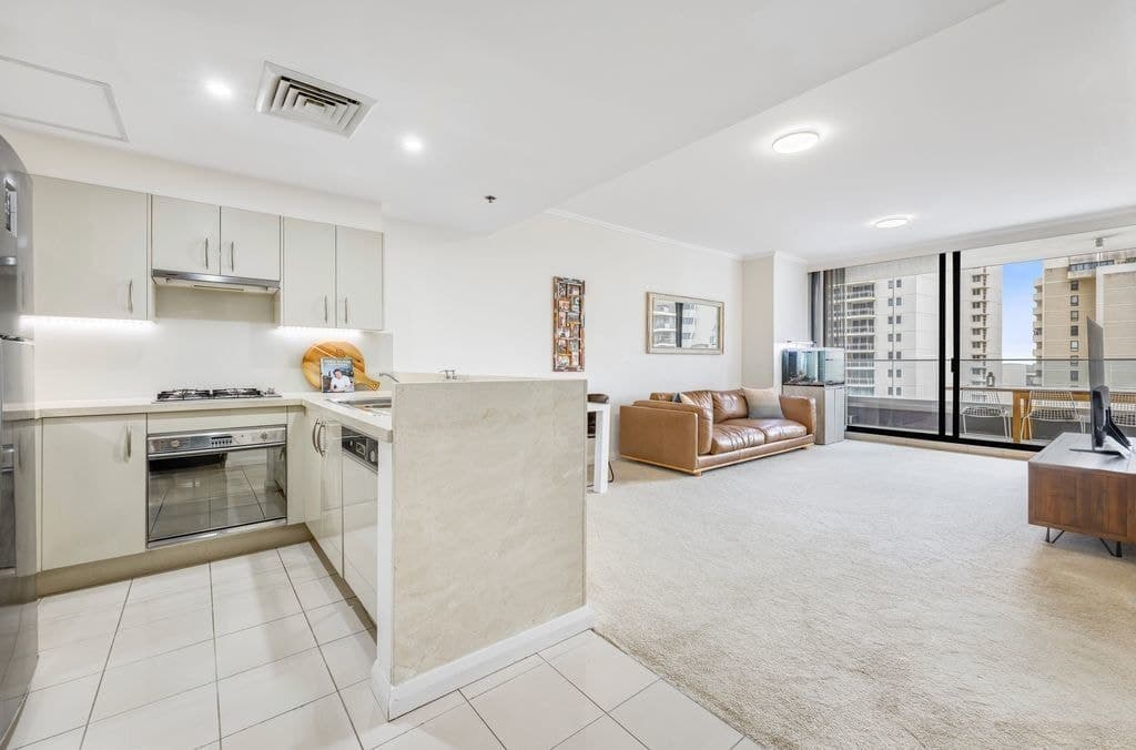 2309/91 Liverpool Street, Sydney - Thumbnail 3
