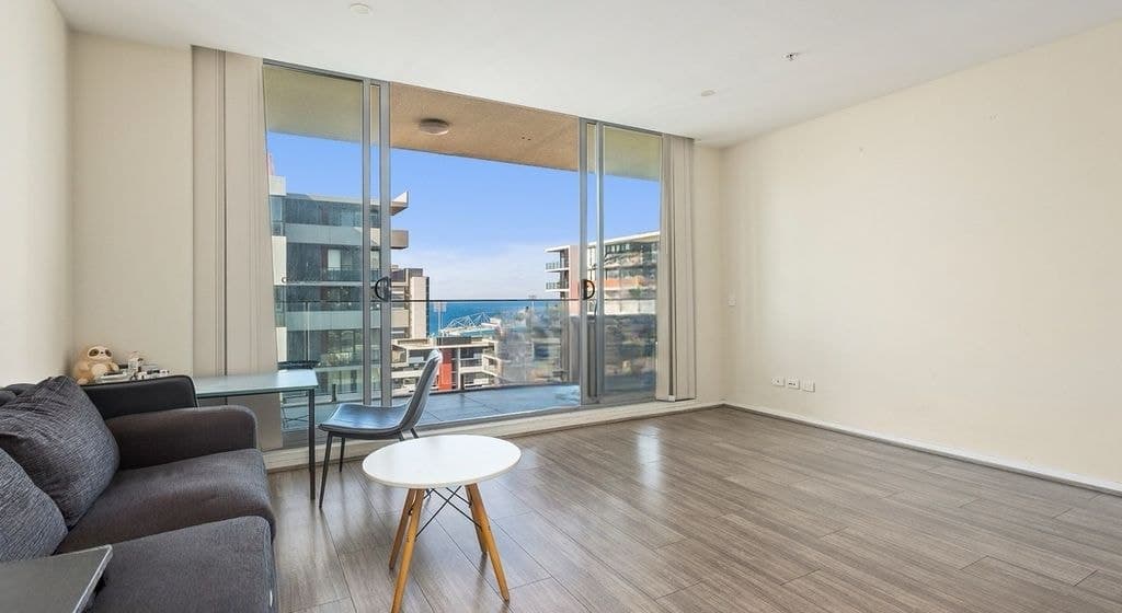 1103/51 Crown Street, Wollongong - Thumbnail 2