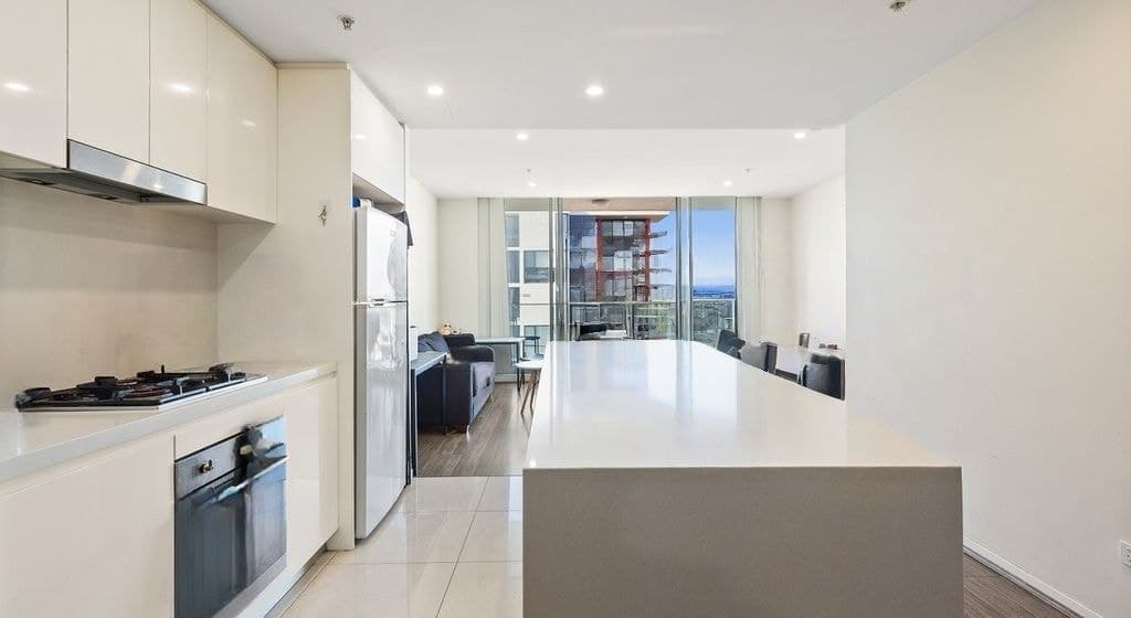 1103/51 Crown Street, Wollongong - Thumbnail 3
