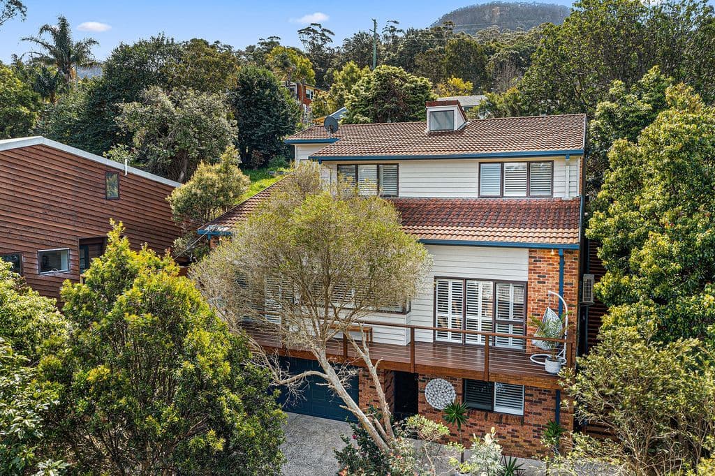 8 Balook Street, Mount Keira - Image 1