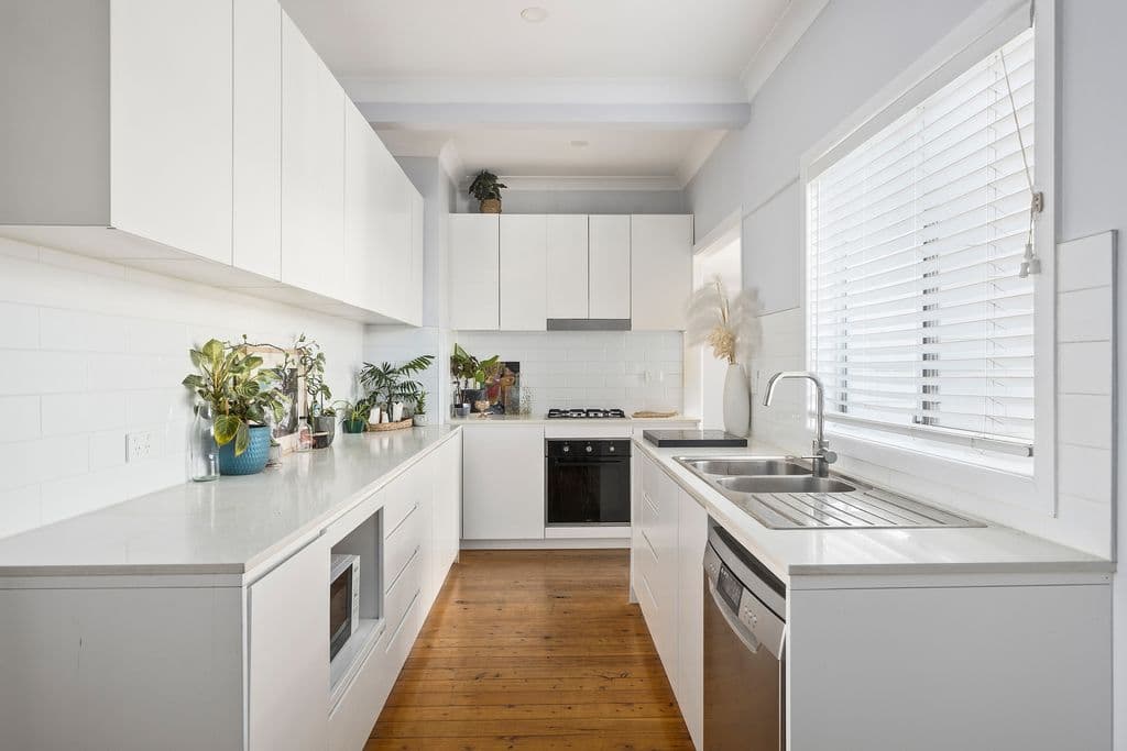 29 Noble Parade, Lake Heights - Thumbnail 2