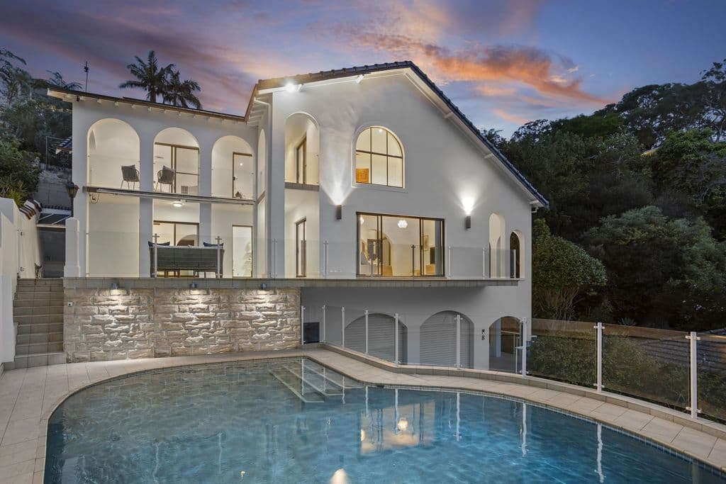8 Sandy Bay Road, Clontarf - Image 1