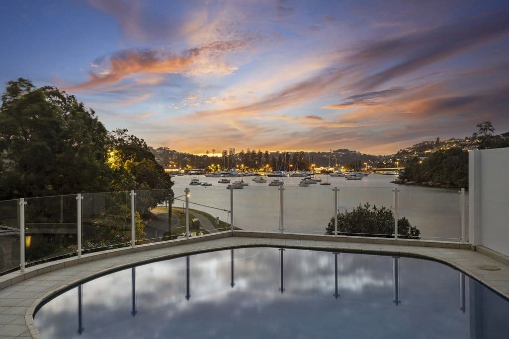 8 Sandy Bay Road, Clontarf - Thumbnail 3