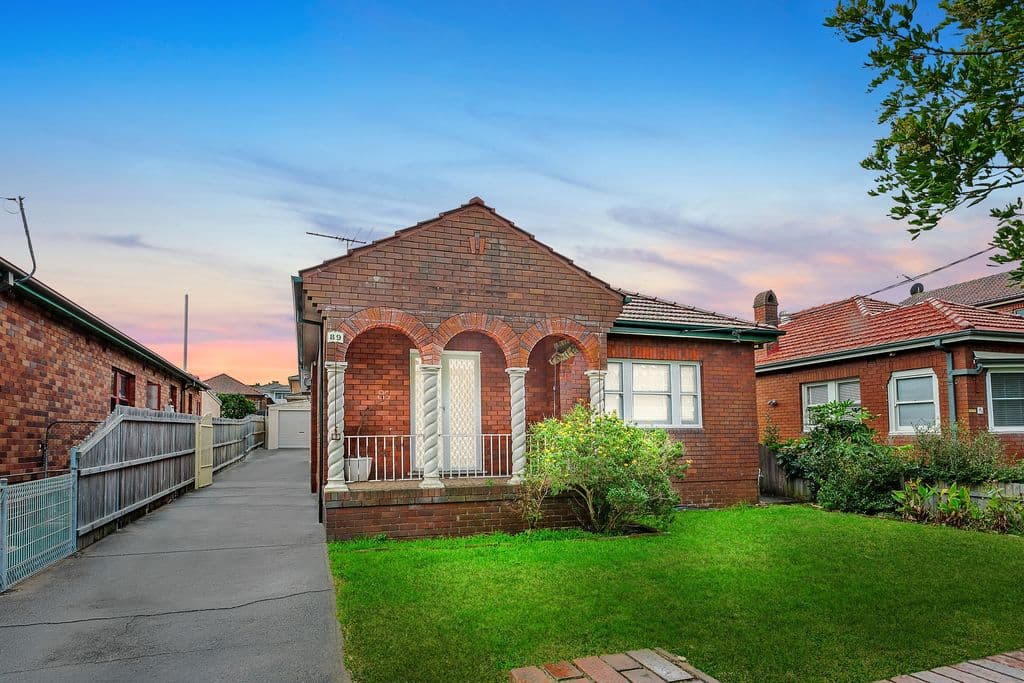 89 Davidson Avenue, Concord - Image 1