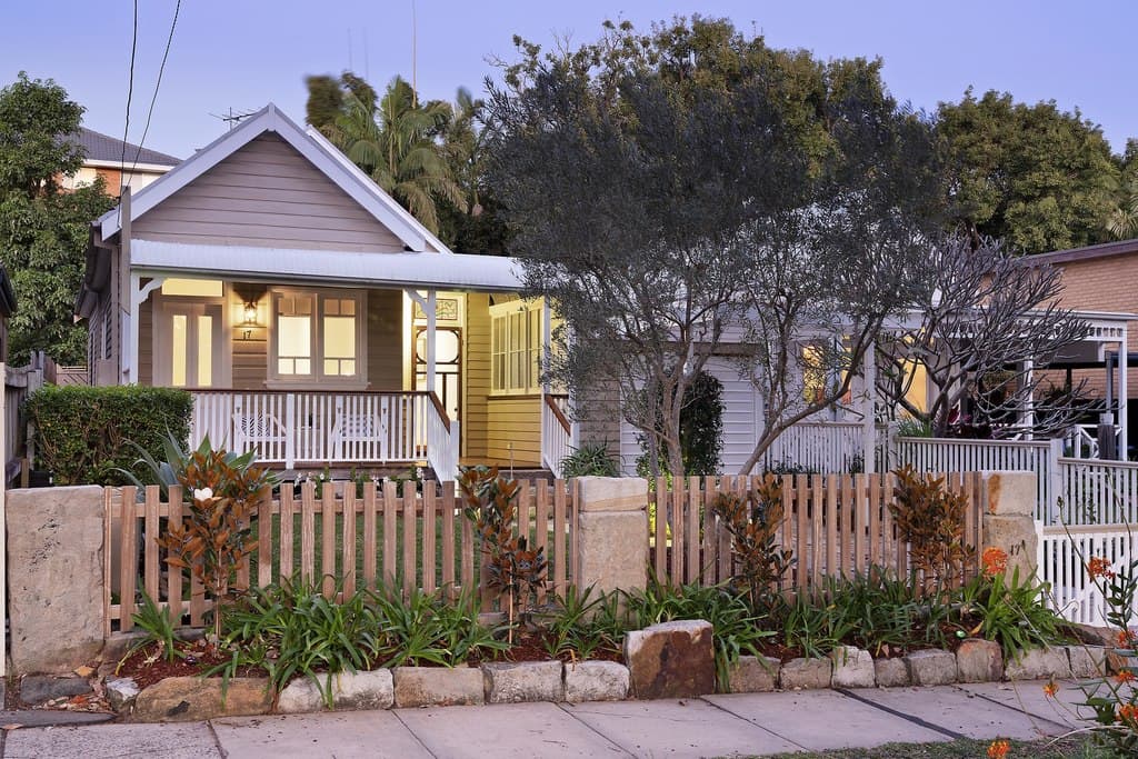 17 Eric Street, Freshwater - Image 1