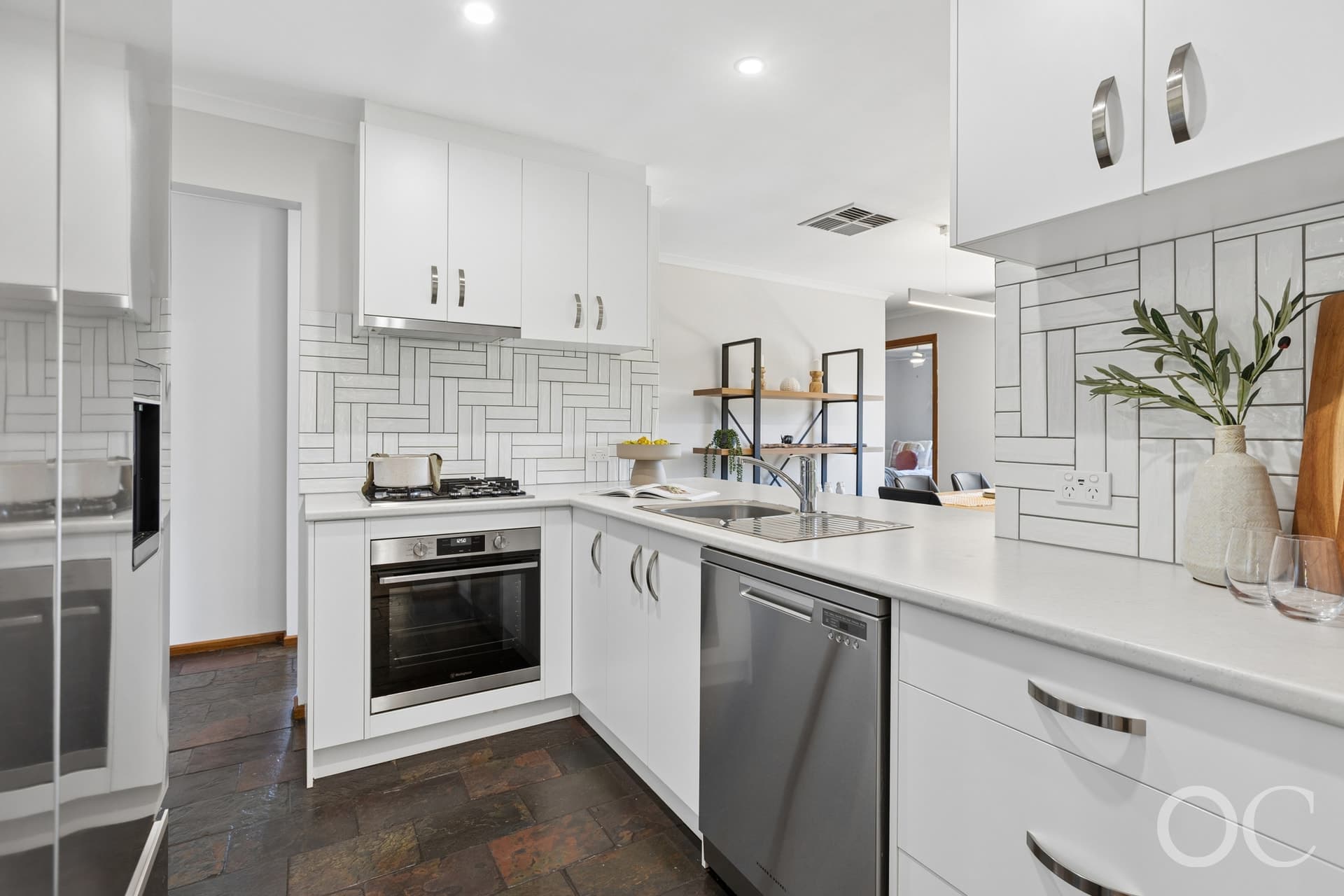 36 Garland Road, Noarlunga Downs - Thumbnail 2