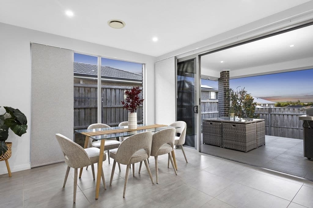 84 Sundowner Parkway (gables), Box Hill - Thumbnail 5