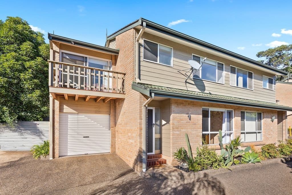 1/18 Mangerton Road, Wollongong - Image 1