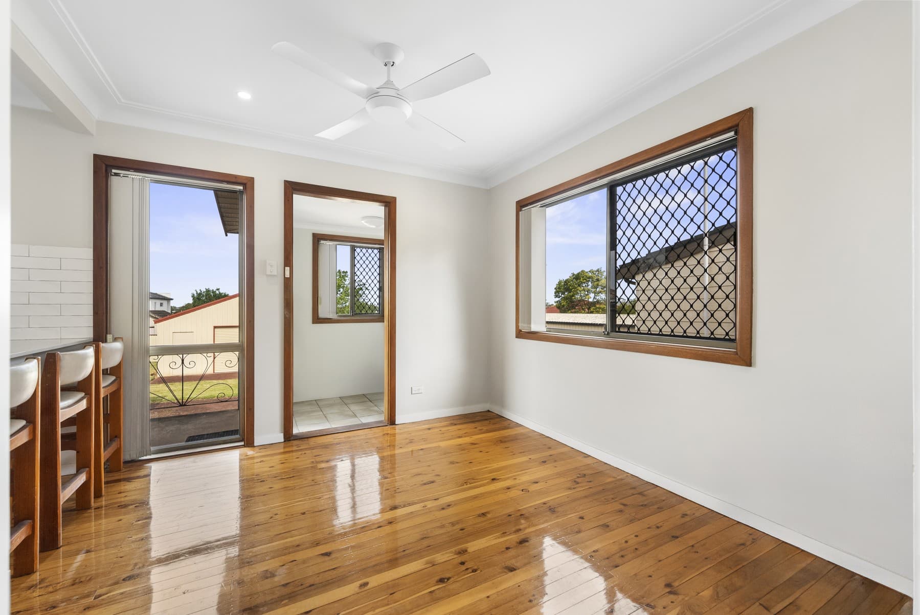 1 Lough Avenue, Guildford - Thumbnail 7