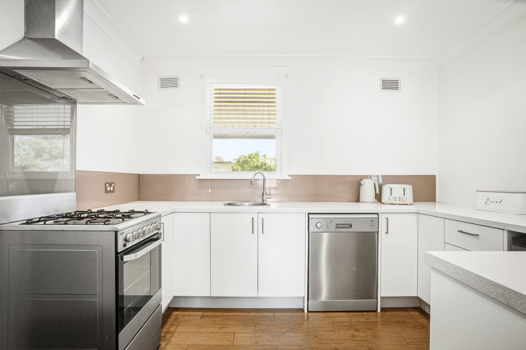 38 Siemens Crescent, Emerton - Thumbnail 4