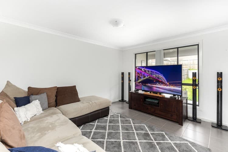 101 Ingleburn Gardens Drive, Bardia - Thumbnail 2