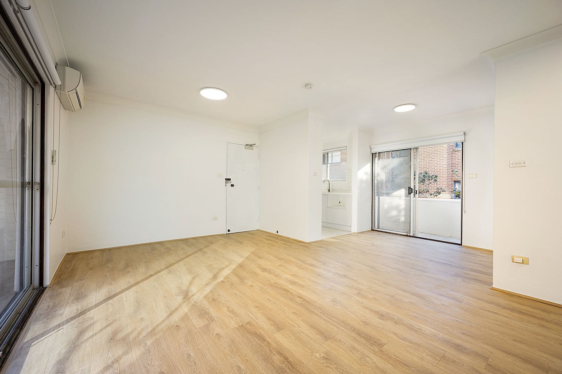 2/20 Roma Avenue, Kensington - Image 1