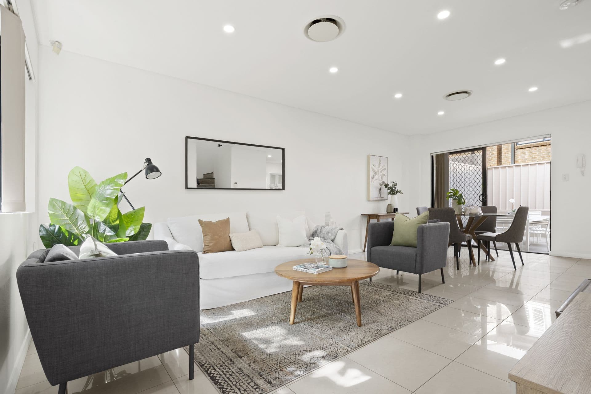 2/31 New Orleans Crescent, Maroubra - Image 1