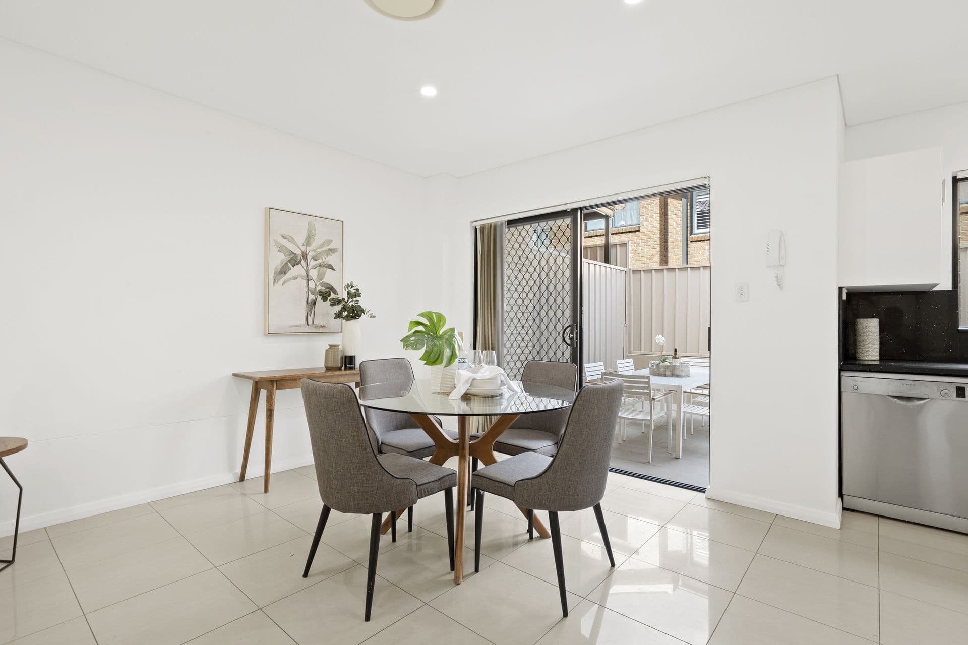 2/31 New Orleans Crescent, Maroubra - Thumbnail 3
