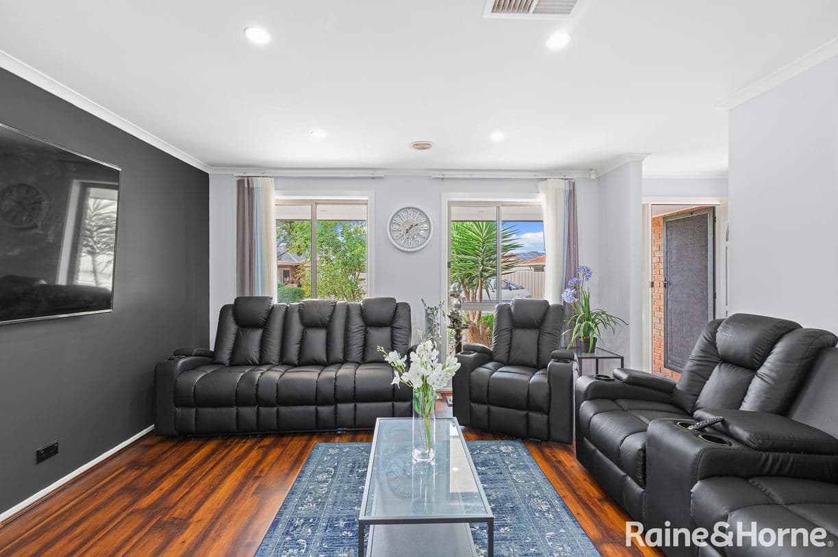 5 Armstrong Court, Roxburgh Park, VIC 3064, Roxburgh Park - Thumbnail 2