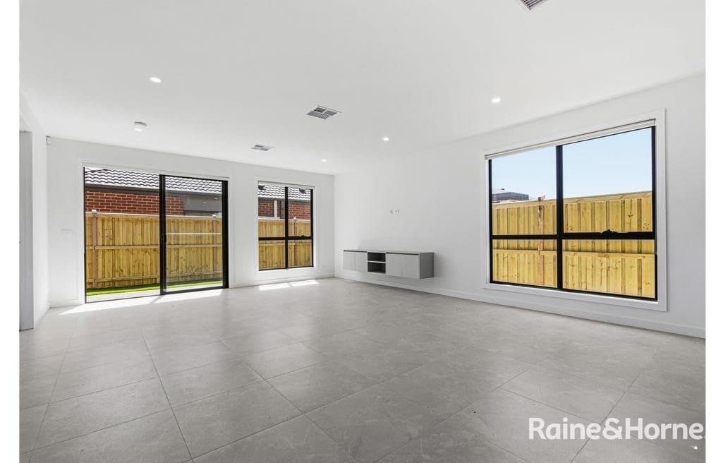 13 Cassia Way, Mickleham, VIC 3064, Mickleham - Thumbnail 2
