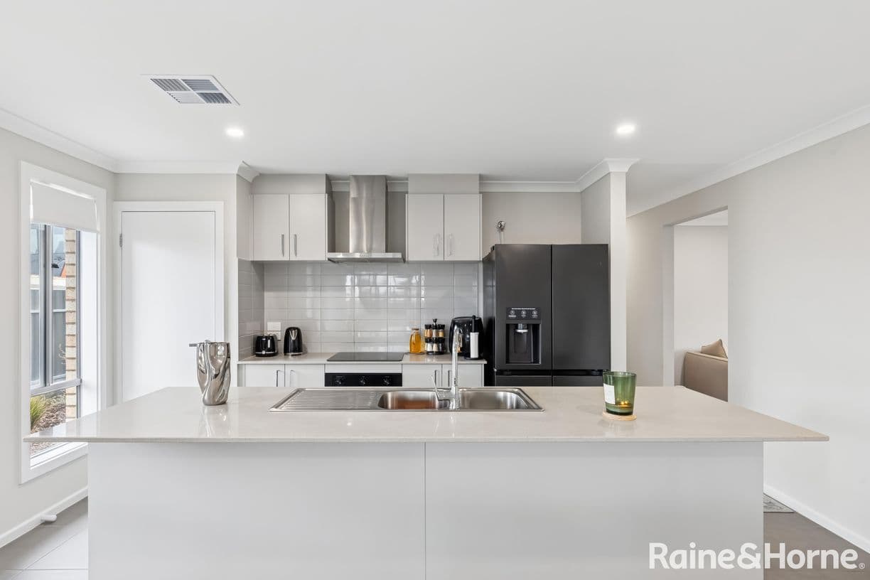 5 Murrundi Crescent, Murray Bridge, SA 5253, Murray Bridge - Thumbnail 2