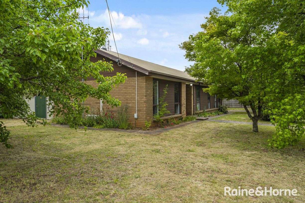 26 Stuart Drive, Woodend, VIC 3442, Woodend - Thumbnail 2