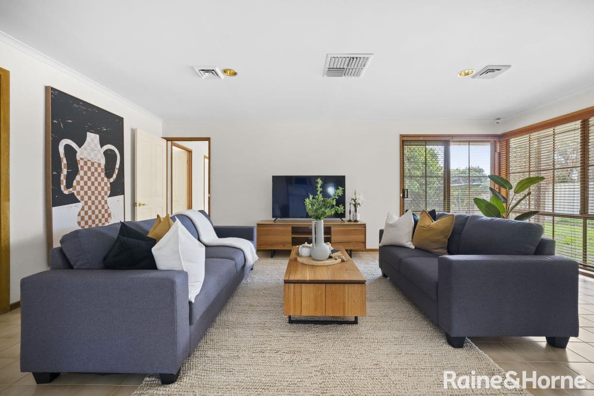 6 Eramu Place, Kurunjang, VIC 3337, Kurunjang - Image 1