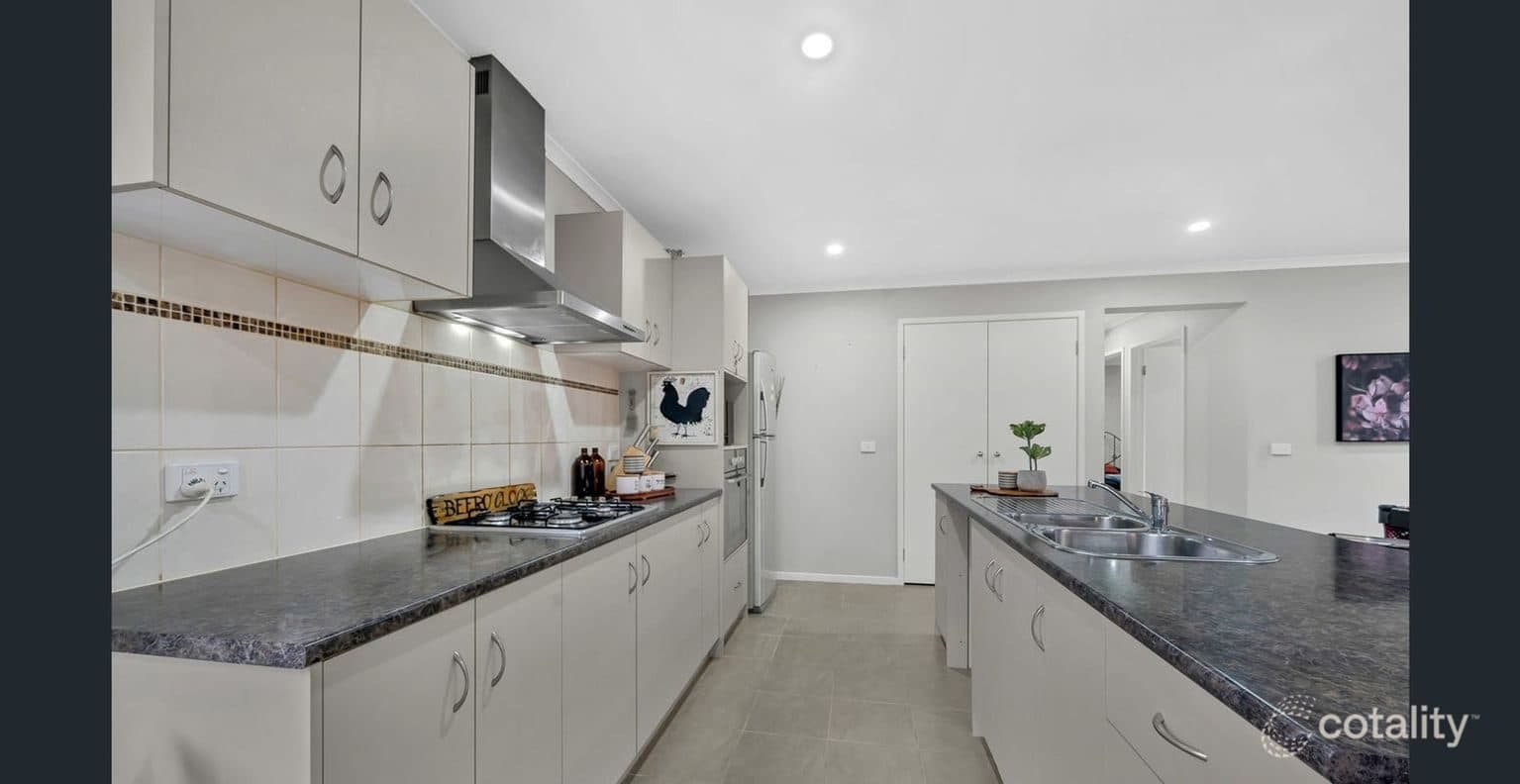 21 Reynard Place, Cranbourne East, VIC 3977, Cranbourne East - Thumbnail 2