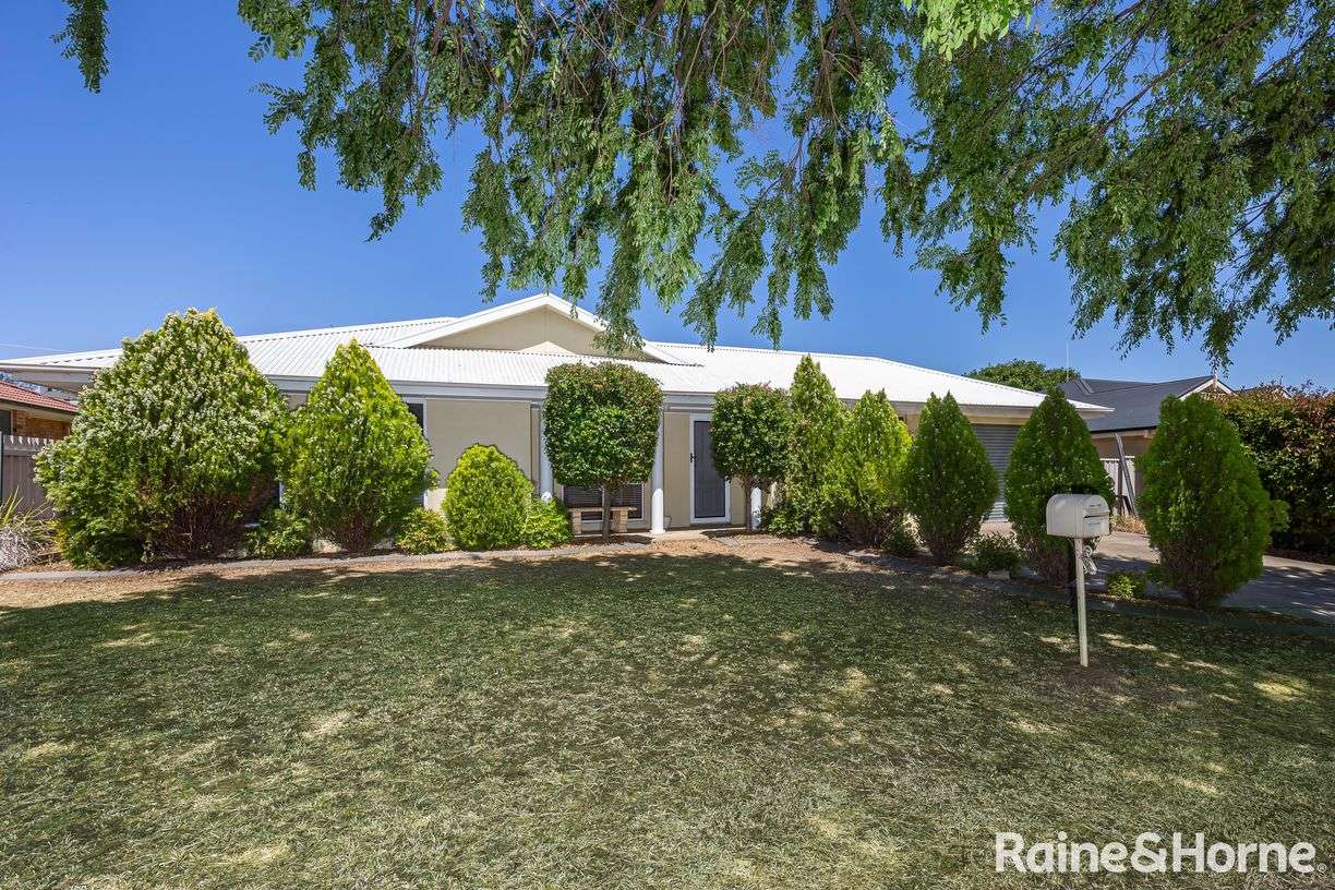 34 Paldi Crescent, Glenfield Park, NSW 2650, Glenfield Park - Thumbnail 2