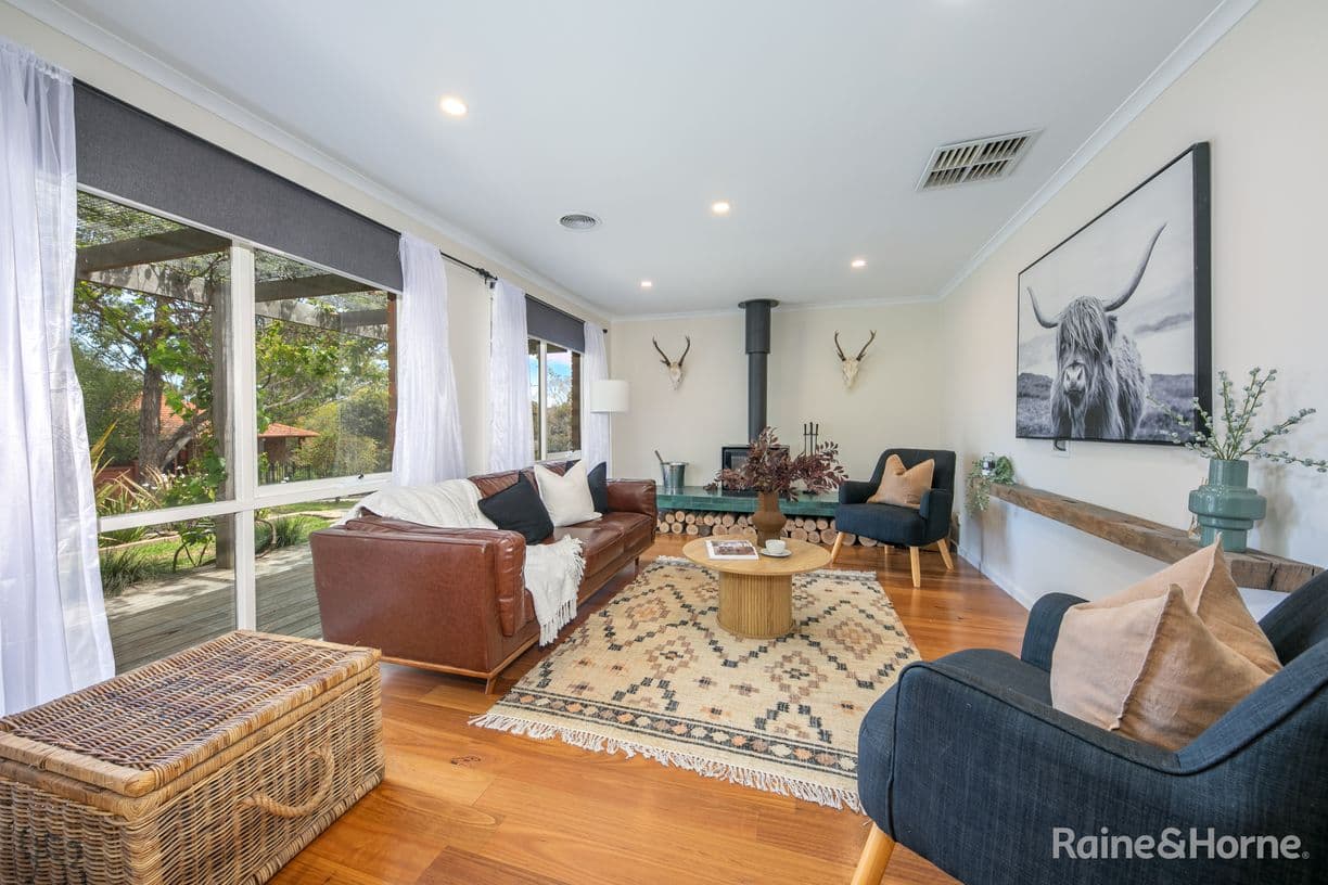 70 McEwen Drive, Sunbury, VIC 3429, Sunbury - Thumbnail 2