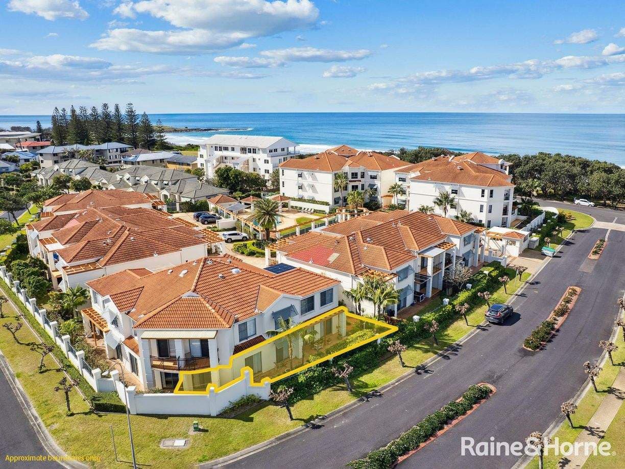 Unit 1/Block 4 18-19 Pacific Parade, Yamba, NSW 2464, Yamba - Thumbnail 2