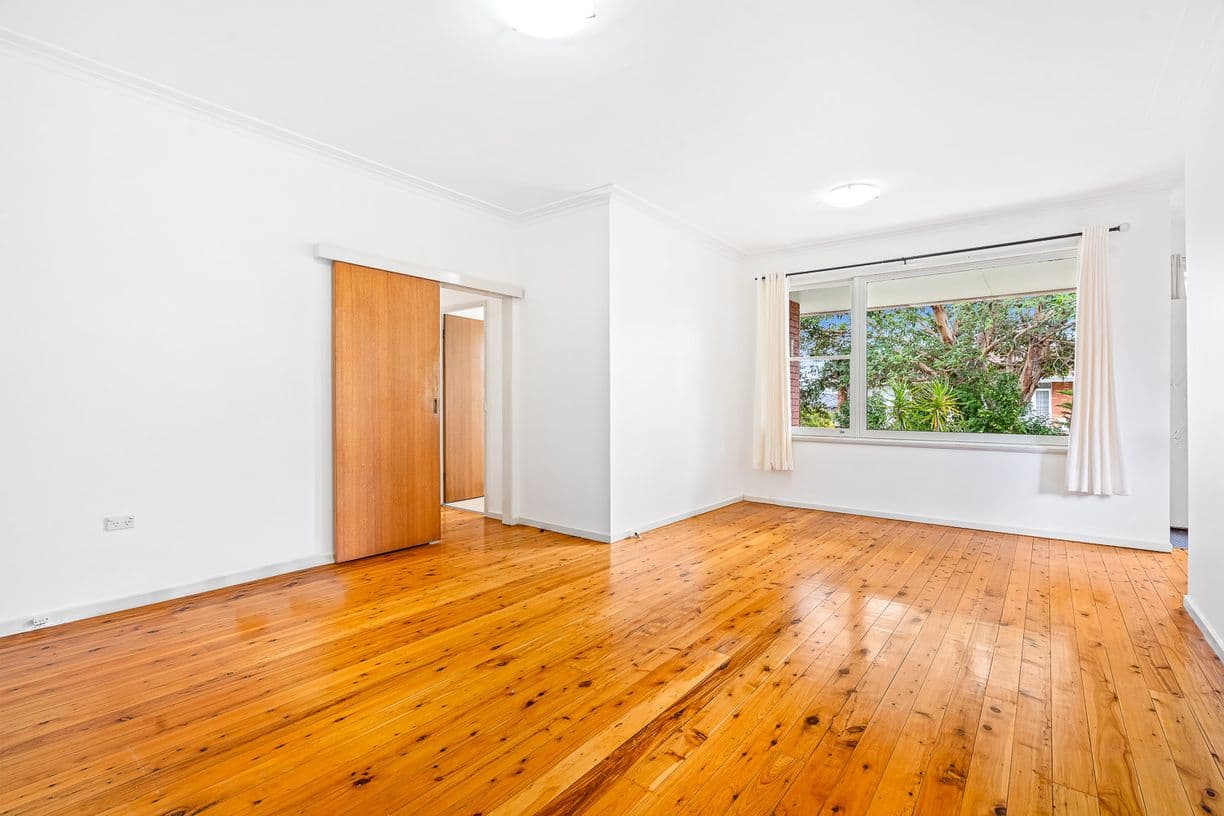 11 Waycott Avenue, Kingsgrove, NSW 2208, Kingsgrove - Thumbnail 2