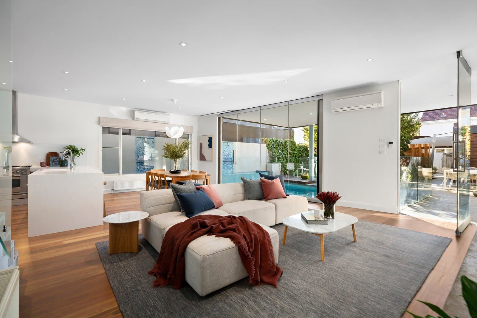 135 Clark Street, Port Melbourne - Thumbnail 2