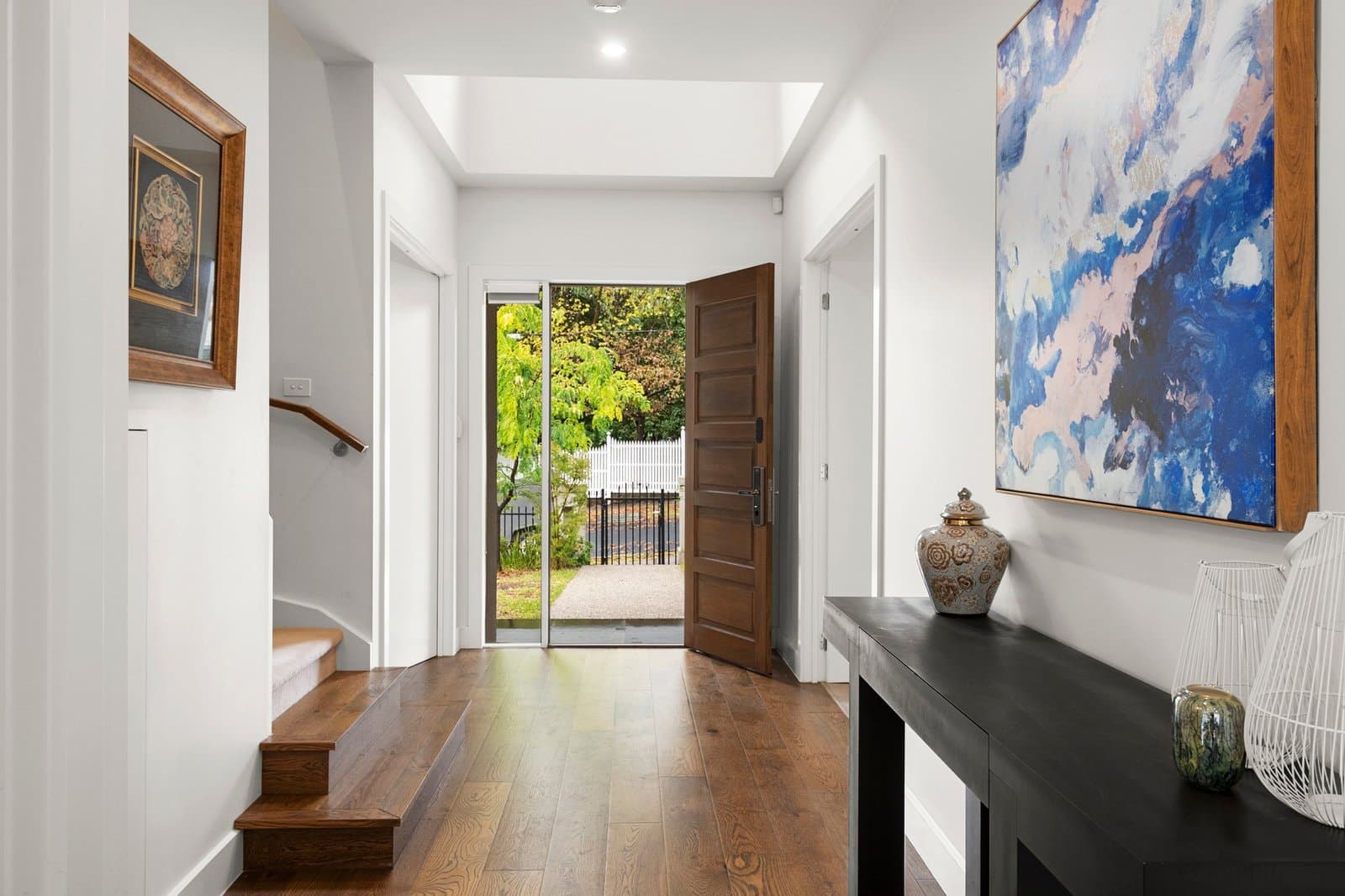 9 Manniche Avenue, Mont Albert North - Thumbnail 2
