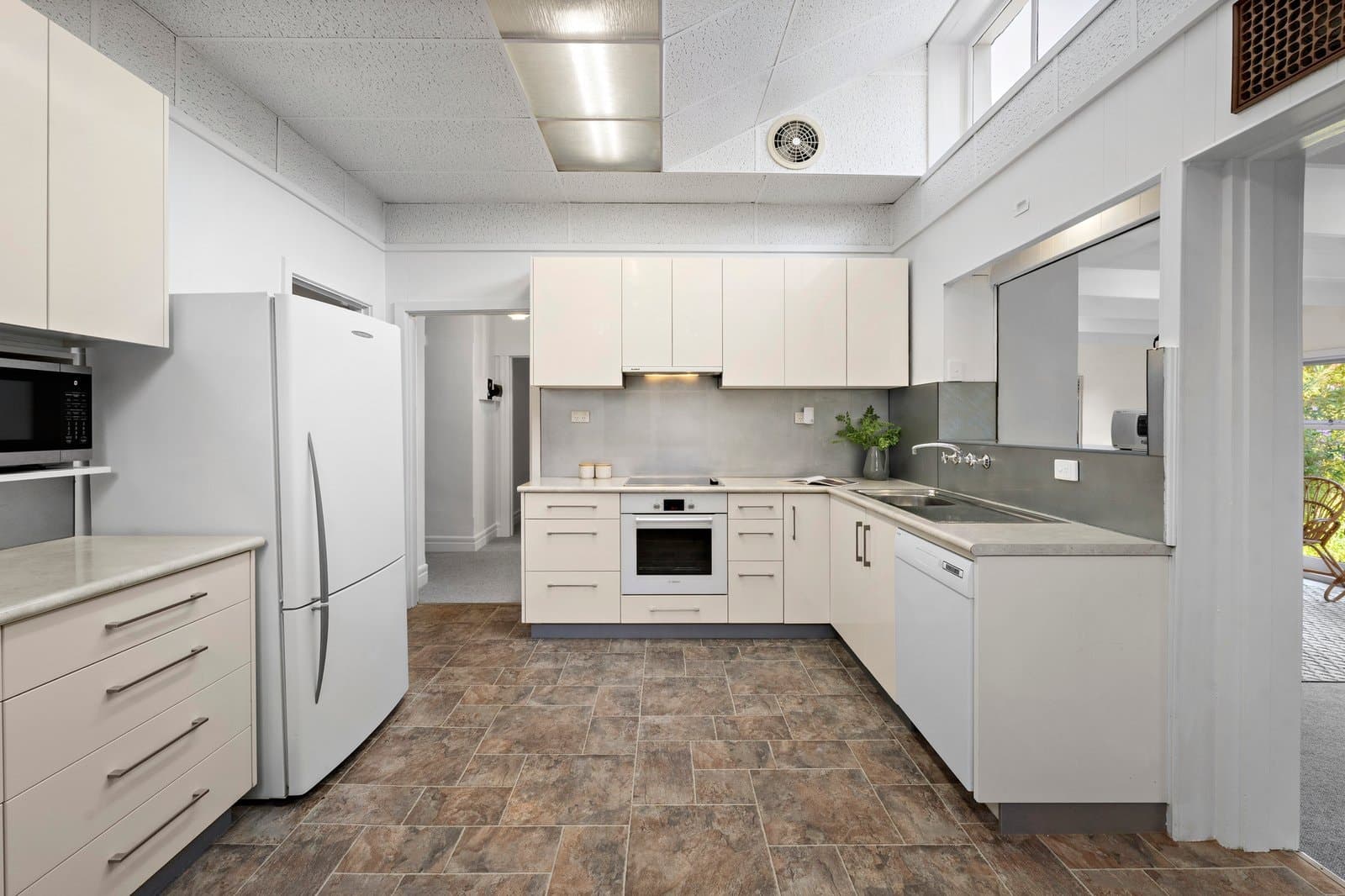5 Hillside Avenue, Glen Iris - Thumbnail 6