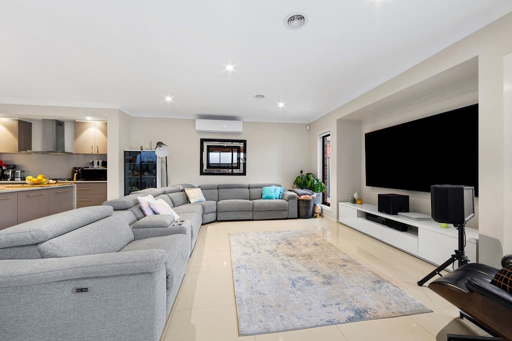 11 Upton Circle, Derrimut, VIC, 3026, Derrimut - Thumbnail 2