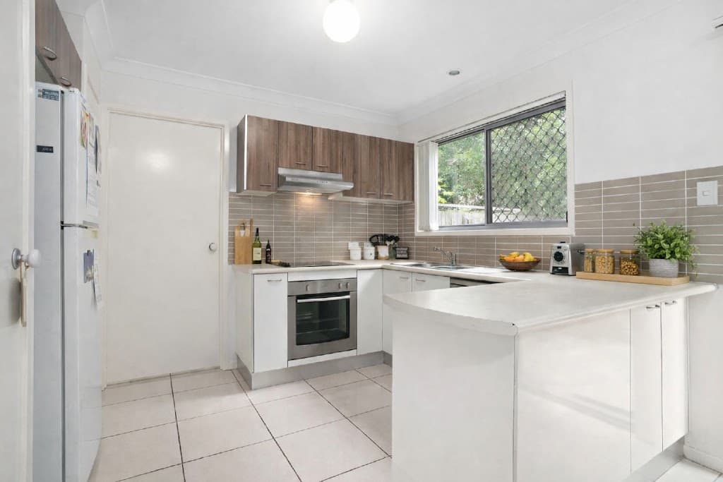 6/1 Bass Court, North Lakes - Thumbnail 3