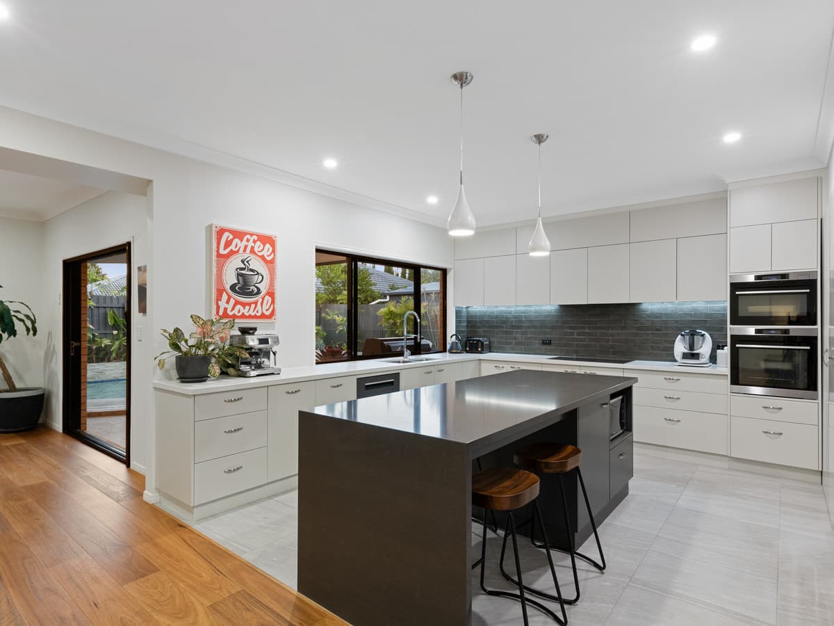 11 Lauren Court, Sinnamon Park QLD 4073, Qld - Thumbnail 8