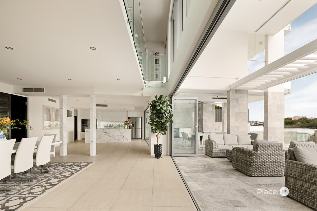 132 Virginia Avenue, Hawthorne QLD 4171, Qld - Thumbnail 4