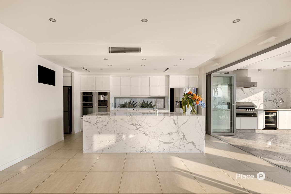 132 Virginia Avenue, Hawthorne QLD 4171, Qld - Thumbnail 5