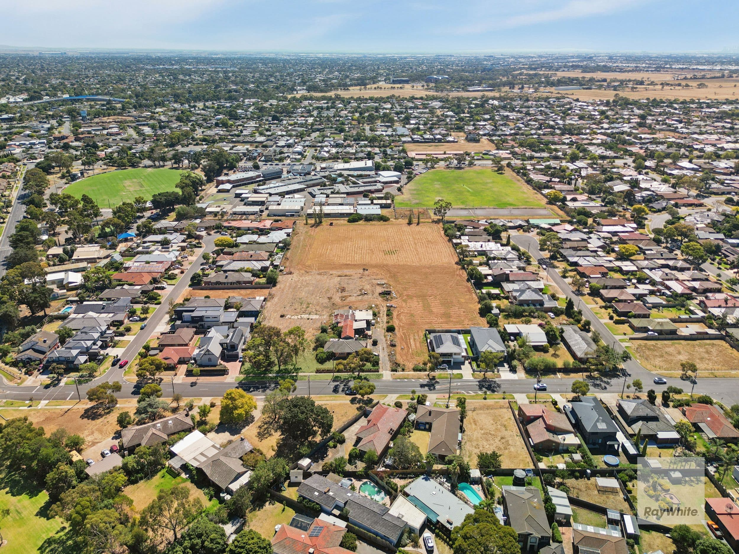 13 Chirnside Avenue, Werribee VIC 3030, Werribee - Thumbnail 6