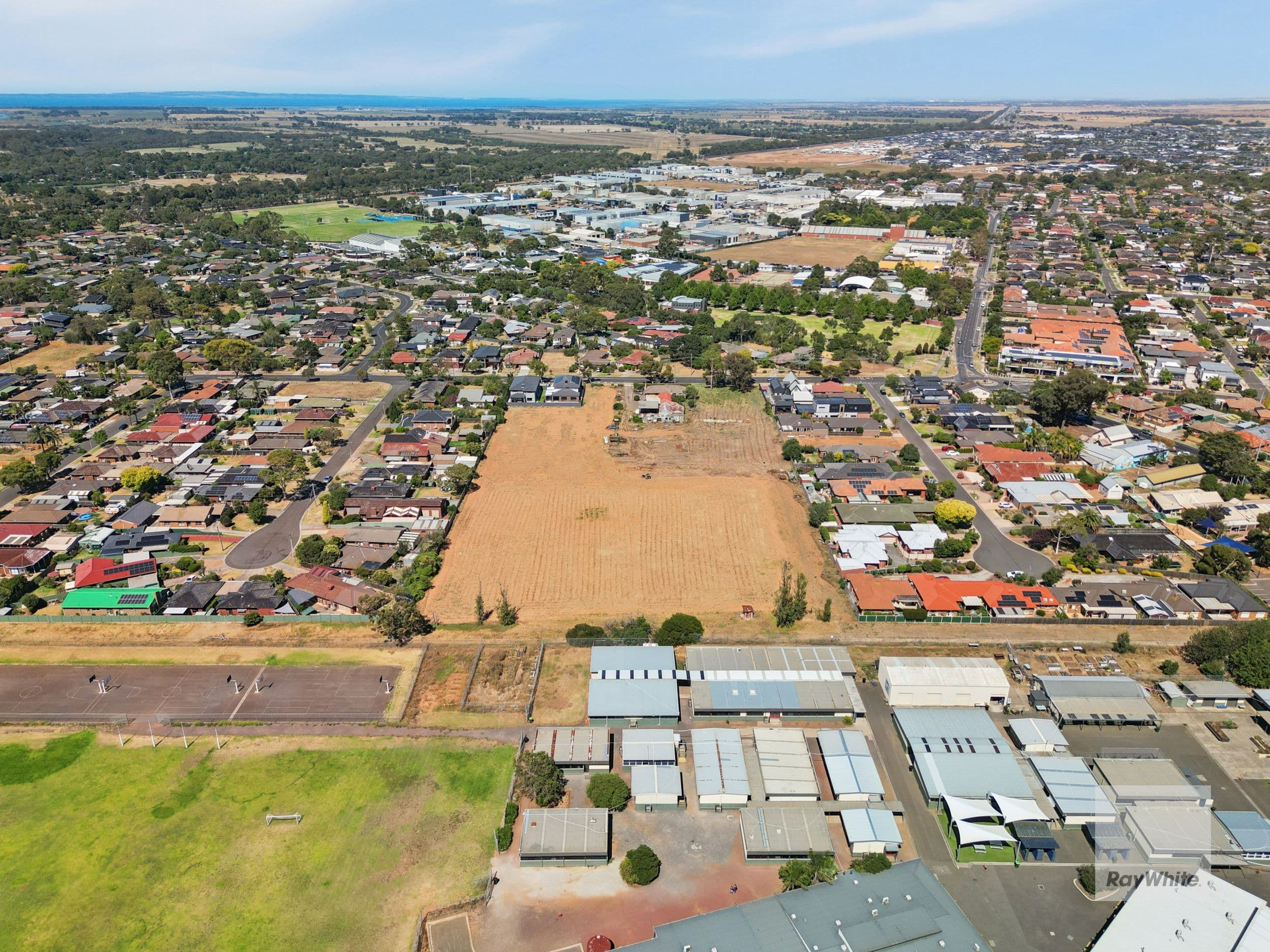13 Chirnside Avenue, Werribee VIC 3030, Werribee - Thumbnail 7